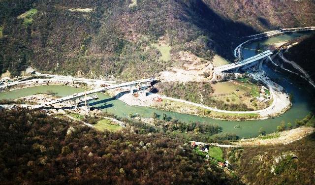 U Federaciji BiH trenutno se radi na 11 dionica autoputa i brzih cesta vrijednih 2,5 milijarde KM